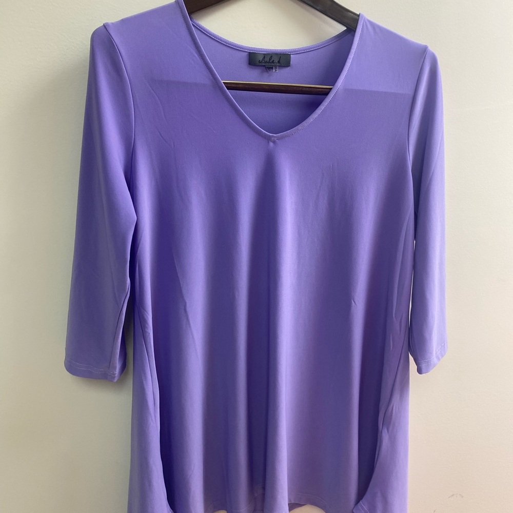 Lilac V-Neck Women's Top - Relaxed 3/4 Sleeve